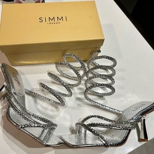 Simmons shoes diamond strap ups